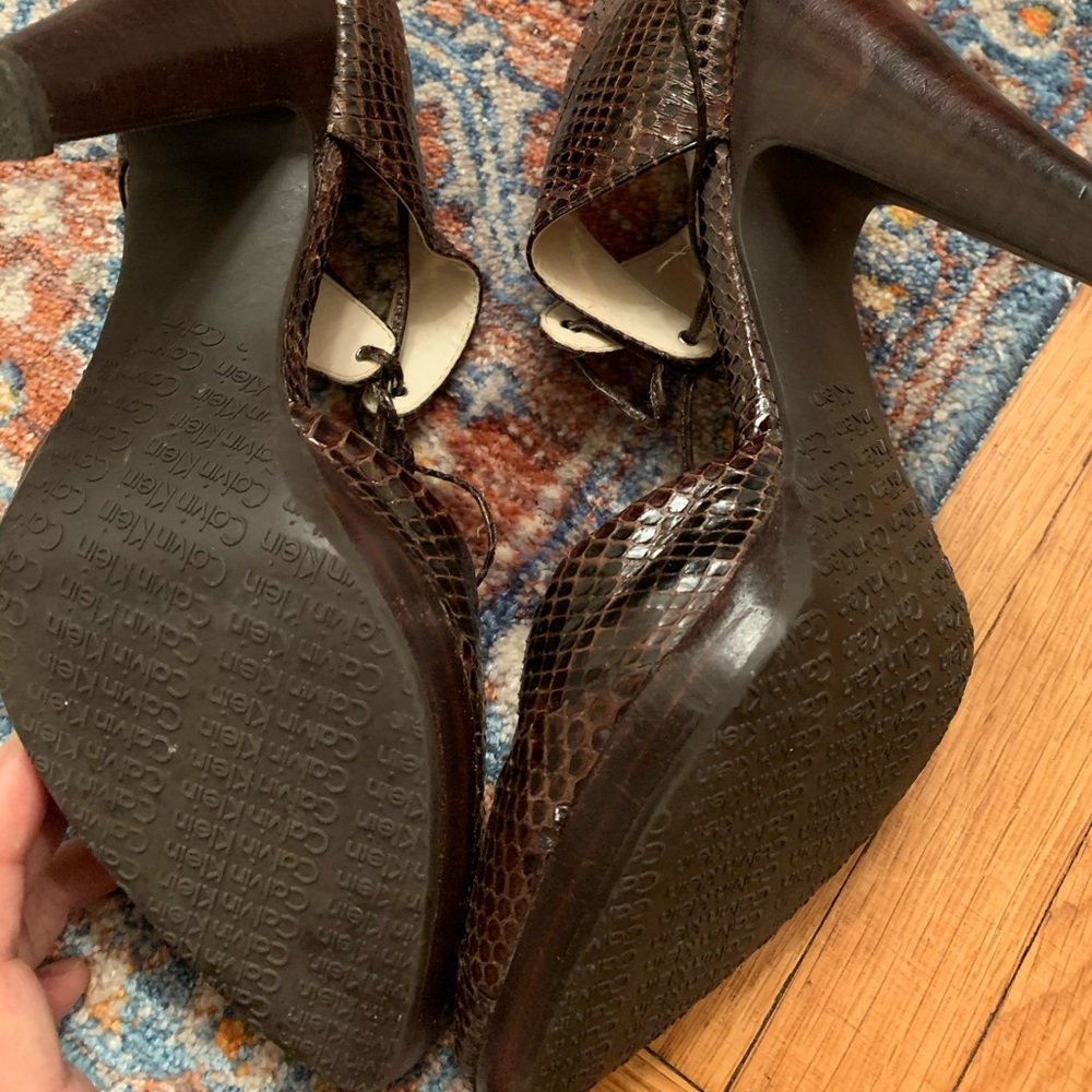 Brown snake skin style ankle tie pumps - Picture 2 of 3